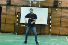 186